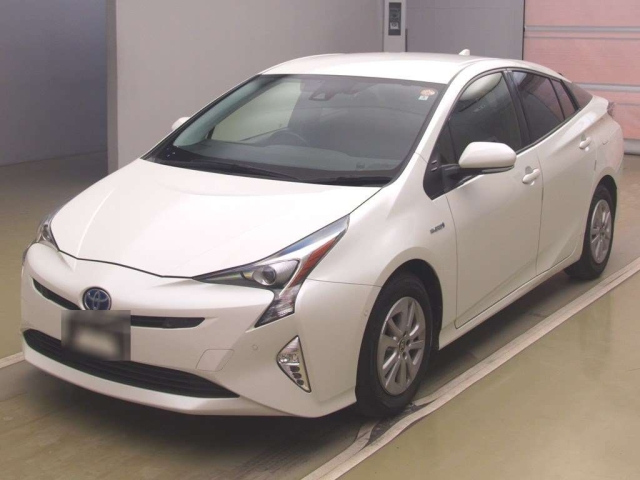 TOYOTA PRIUS — фото