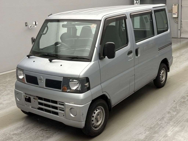 NISSAN CLIPPER — фото