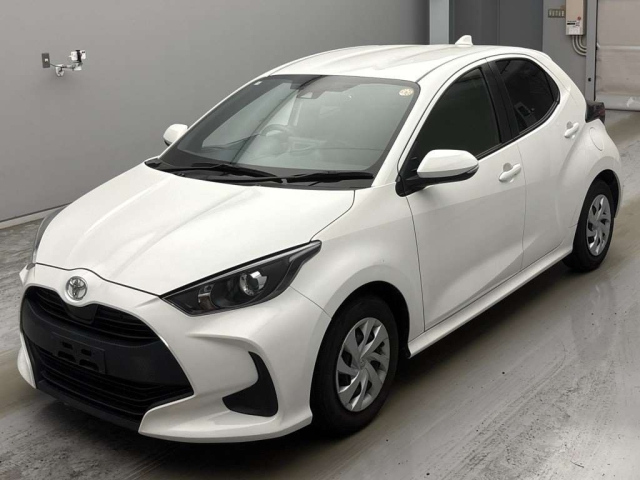TOYOTA YARIS — фото