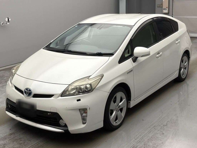 TOYOTA PRIUS — фото