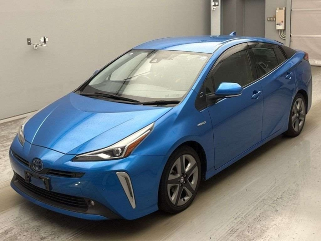 TOYOTA PRIUS — фото