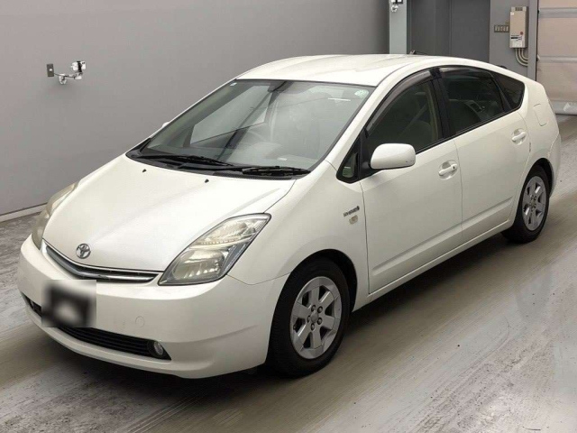 TOYOTA PRIUS — фото
