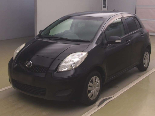 TOYOTA VITZ — фото