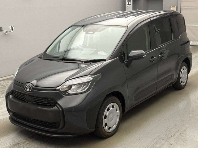 TOYOTA SIENTA — фото