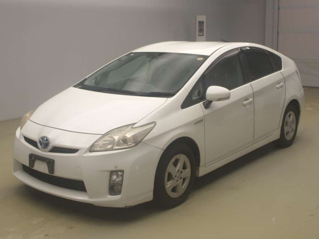 TOYOTA PRIUS — фото