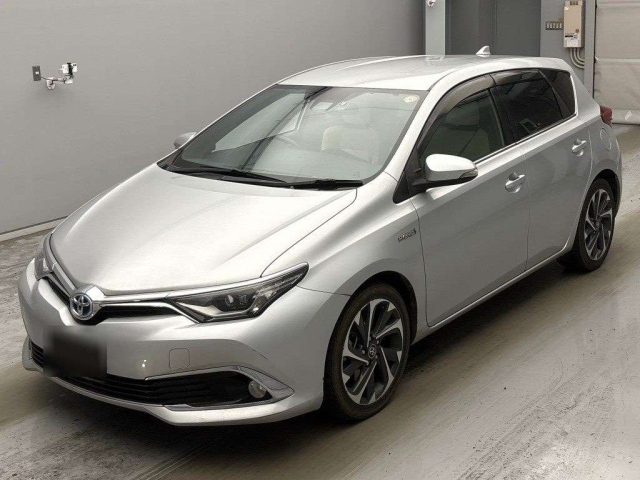 TOYOTA AURIS — фото