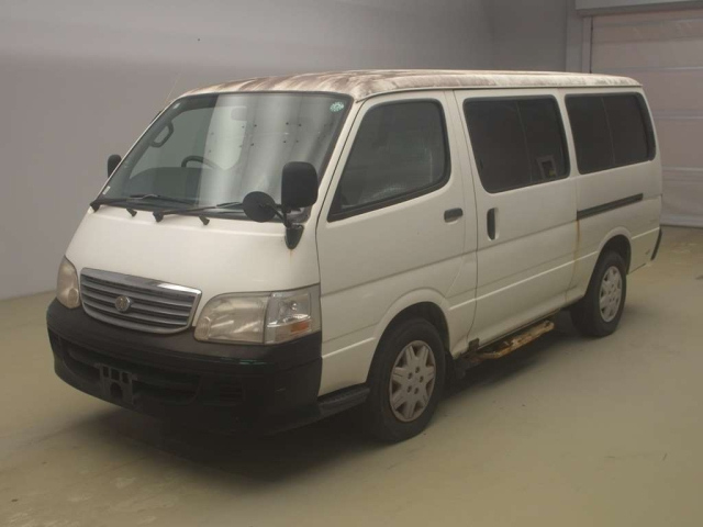 TOYOTA HIACE — фото