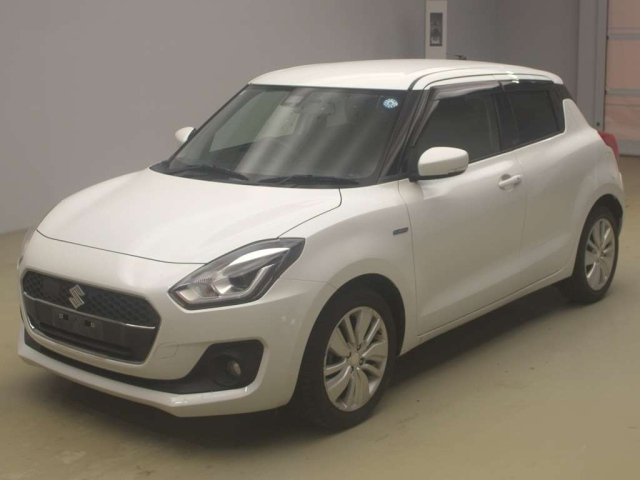 SUZUKI SWIFT — фото