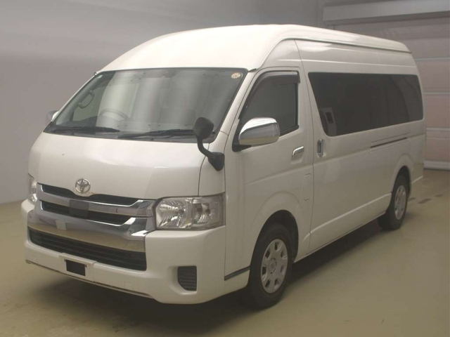 TOYOTA HIACE — фото