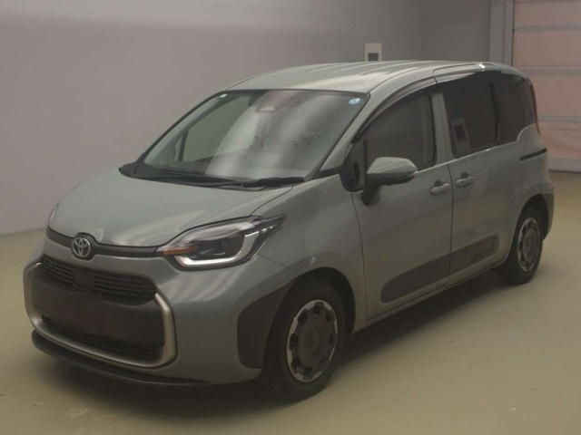 TOYOTA SIENTA — фото