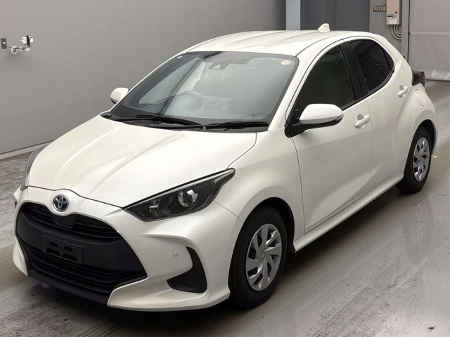 TOYOTA YARIS — фото