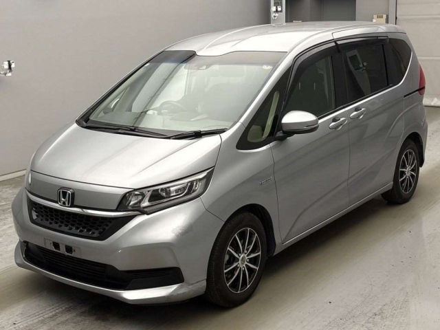 HONDA FREED — фото
