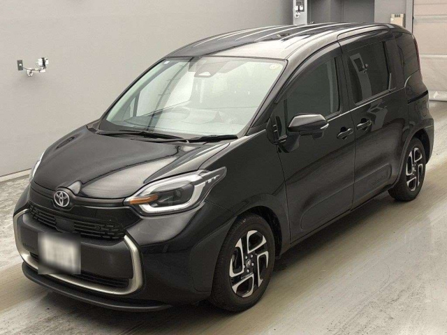 TOYOTA SIENTA — фото