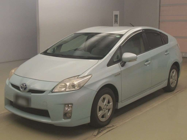 TOYOTA PRIUS — фото
