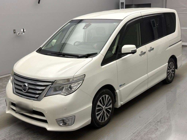 NISSAN SERENA — фото