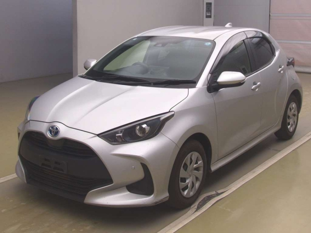 TOYOTA YARIS — фото