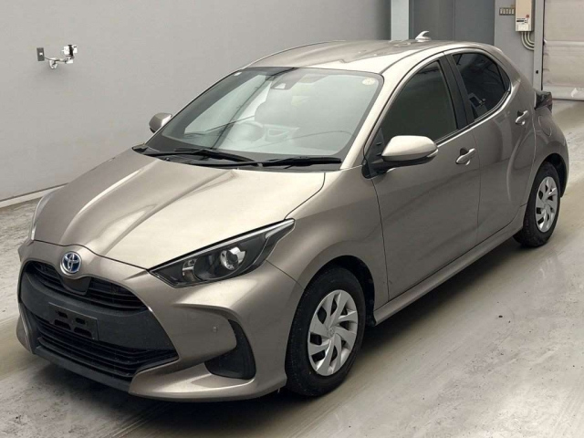 TOYOTA YARIS — фото