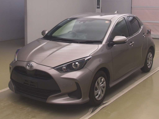 TOYOTA YARIS — фото