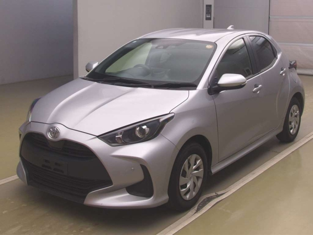 TOYOTA YARIS — фото