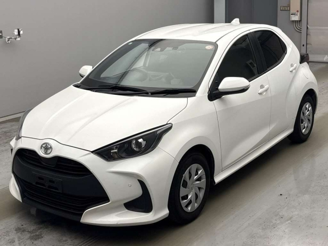 TOYOTA YARIS — фото