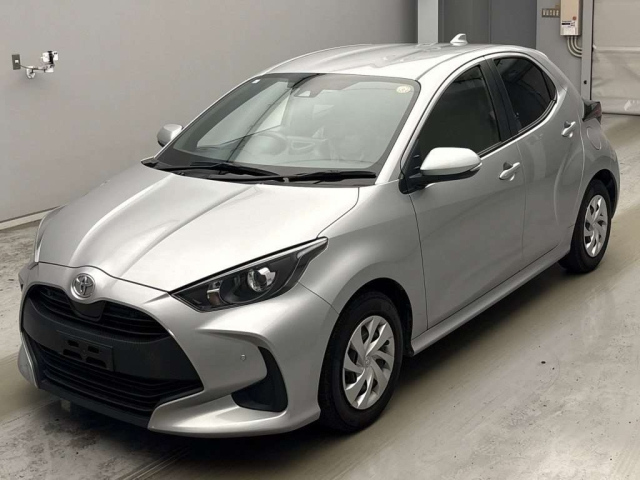 TOYOTA YARIS — фото