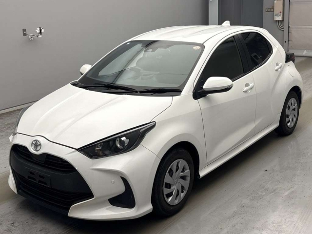 TOYOTA YARIS — фото