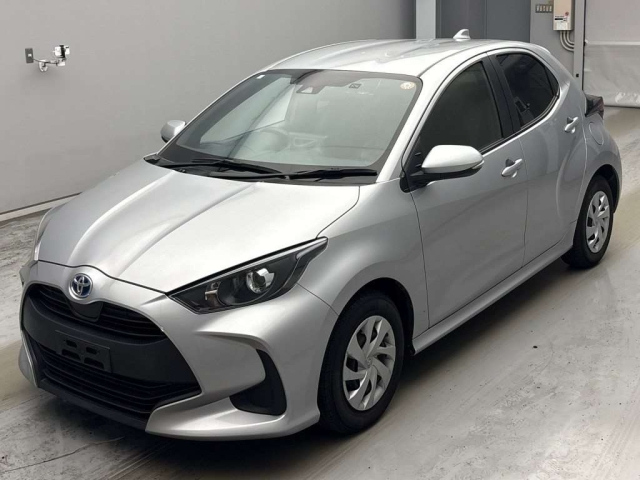 TOYOTA YARIS — фото