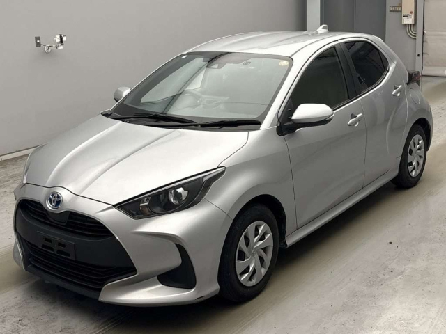 TOYOTA YARIS — фото