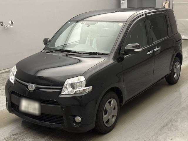 TOYOTA SIENTA — фото