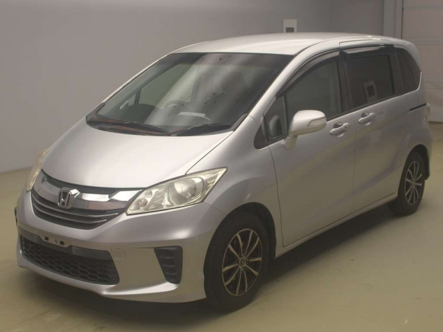 HONDA FREED — фото