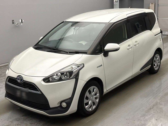 TOYOTA SIENTA — фото
