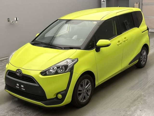 TOYOTA SIENTA — фото