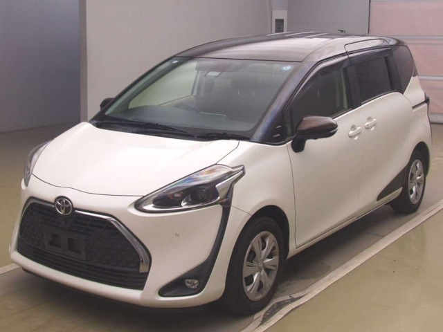 TOYOTA SIENTA — фото