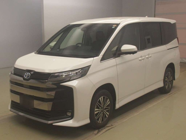 TOYOTA NOAH — фото