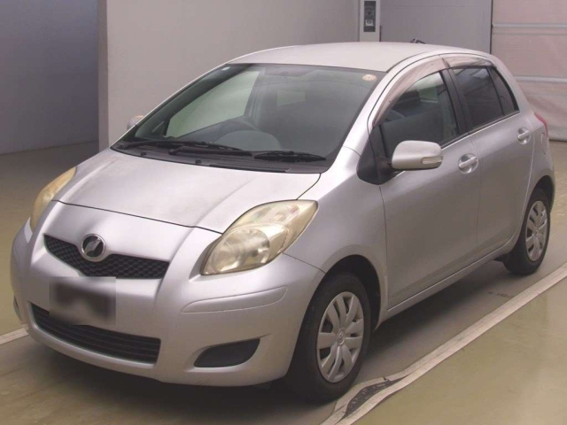 TOYOTA VITZ — фото