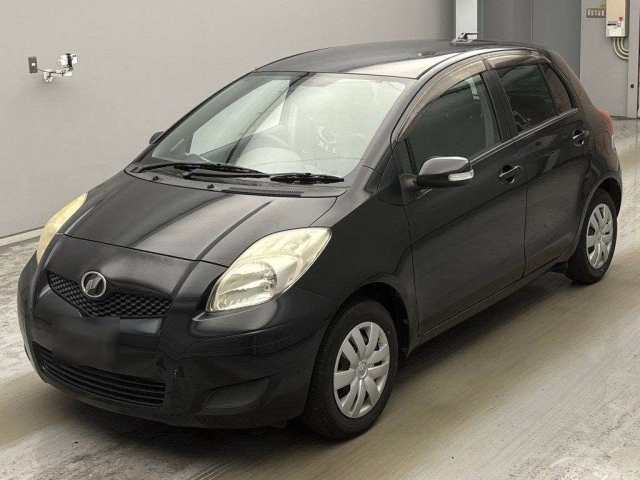 TOYOTA VITZ — фото