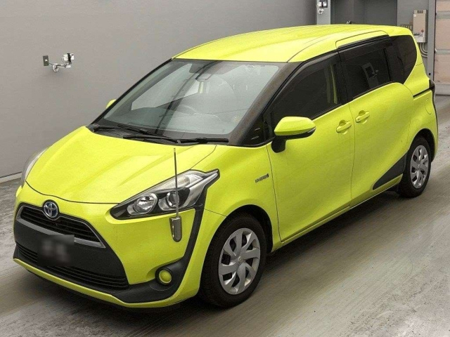 TOYOTA SIENTA — фото