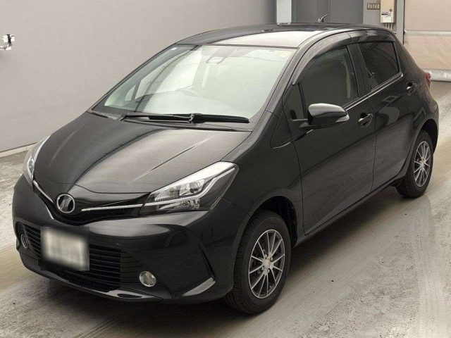 TOYOTA VITZ — фото