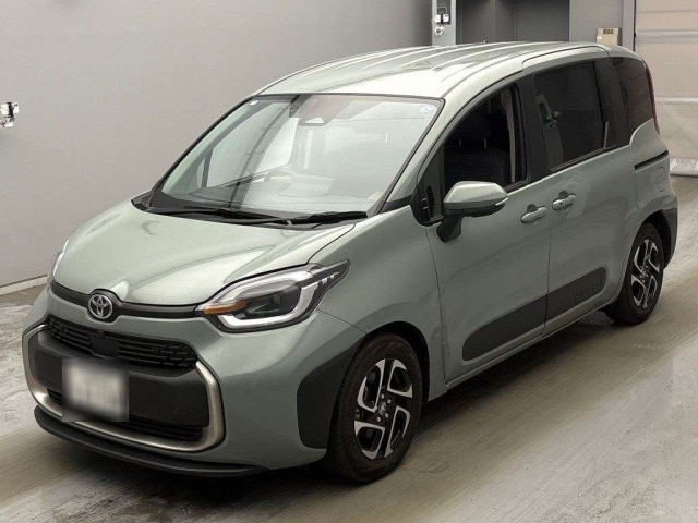TOYOTA SIENTA — фото