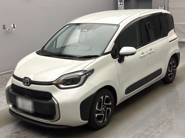 TOYOTA SIENTA — фото