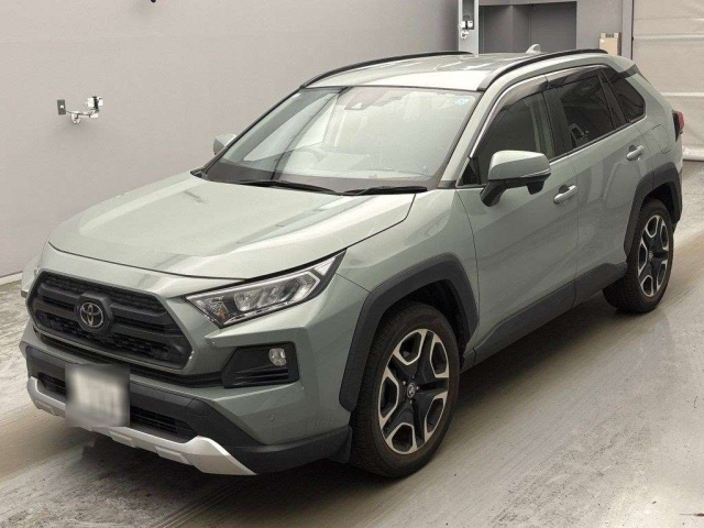 TOYOTA RAV4 — фото