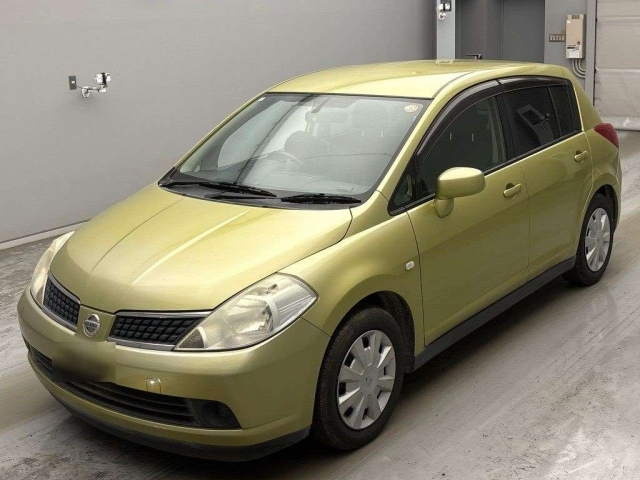 NISSAN TIIDA — фото