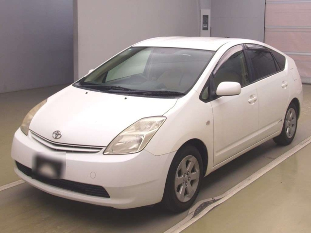 TOYOTA PRIUS — фото