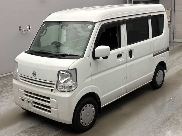 NISSAN CLIPPER — фото