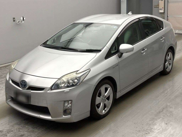 TOYOTA PRIUS — фото