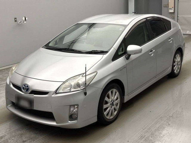 TOYOTA PRIUS — фото