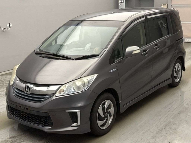 HONDA FREED — фото
