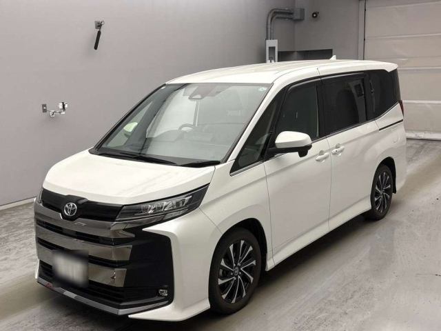 TOYOTA NOAH — фото
