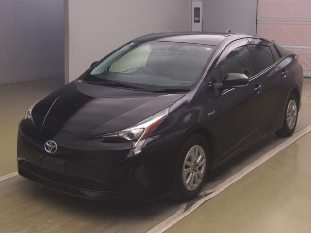 TOYOTA PRIUS — фото