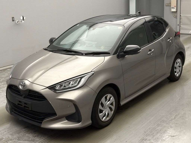 TOYOTA YARIS — фото